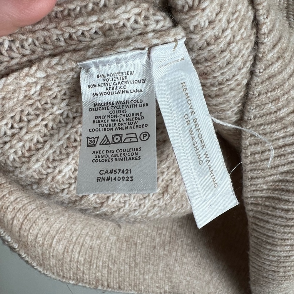 LOFT Sweater - Picture 6 of 6
